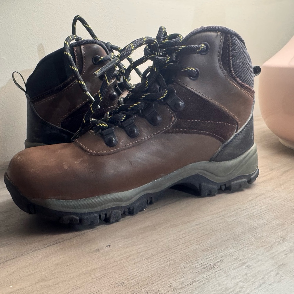 Magellan Outdoors Kids Hiking Boots Boys Sz 3 D - Picture 6 of 12